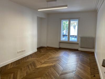 Bureau - 90 m² - 4 pièces