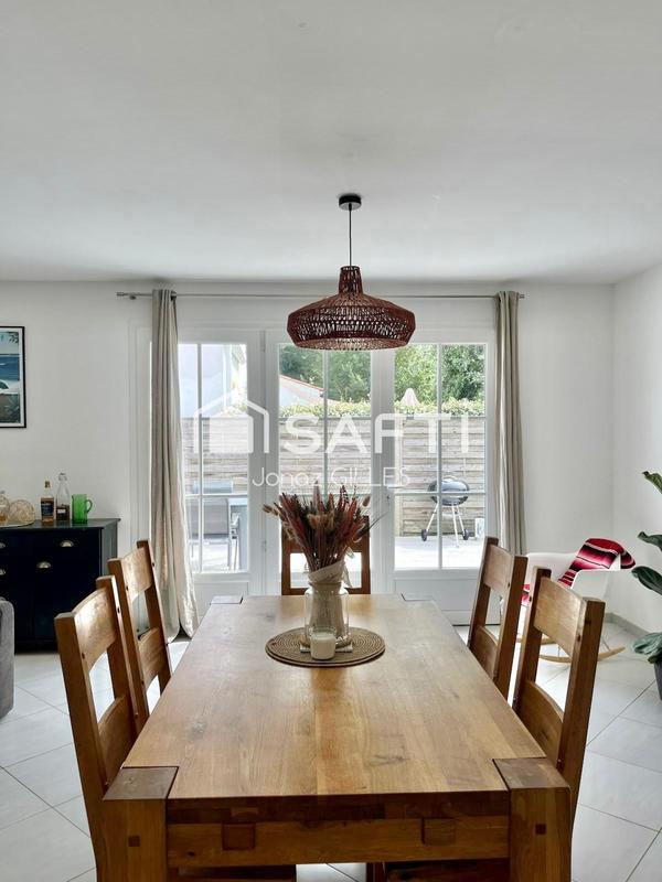 Maison - 90 m² - 4 pièces