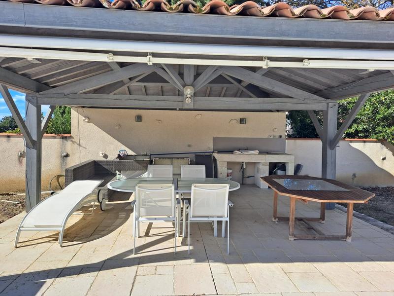 Maison - 250 m² - 6 pièces