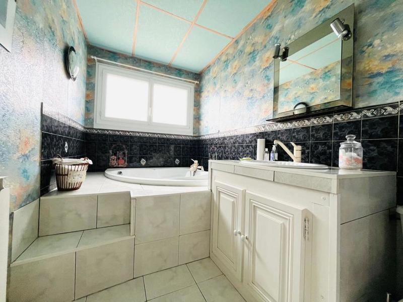 Maison - 140 m² - 5 pièces