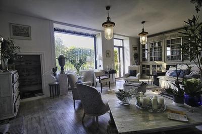 Maison - 291 m² - 15 pièces