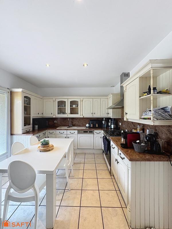 Maison - 176 m² - 8 pièces