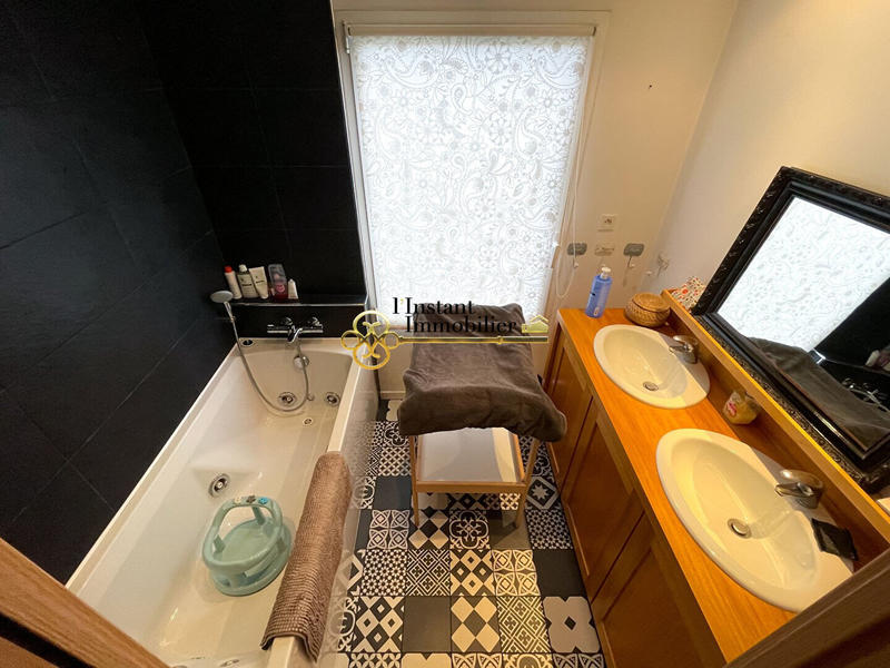 Maison - 139 m² - 6 pièces