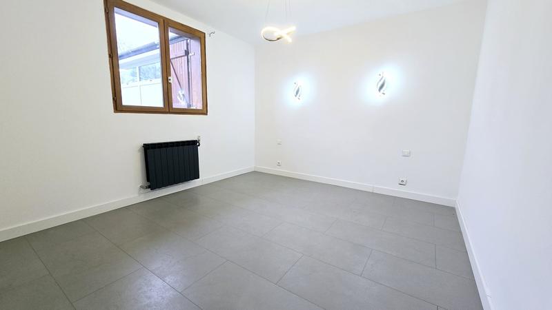 Maison - 252 m² - 6 pièces