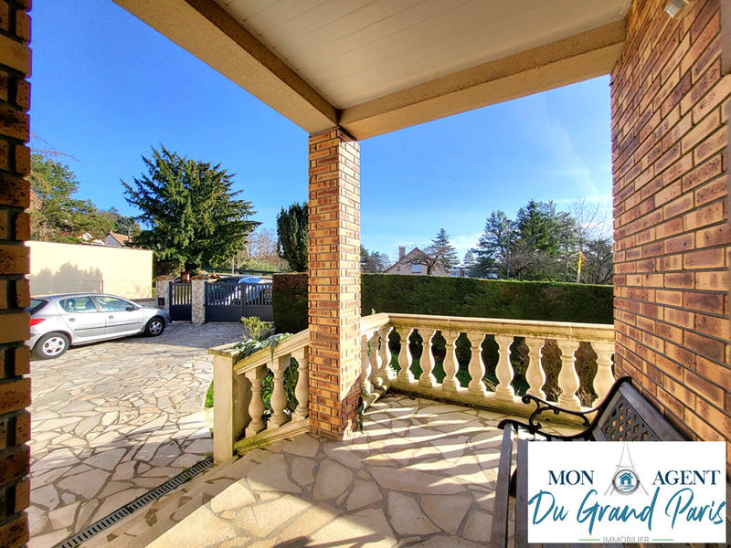 Maison - 163 m² - 8 pièces