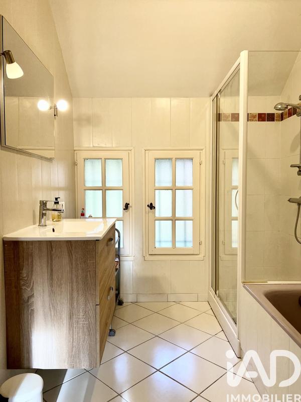 Maison - 235 m² - 7 pièces