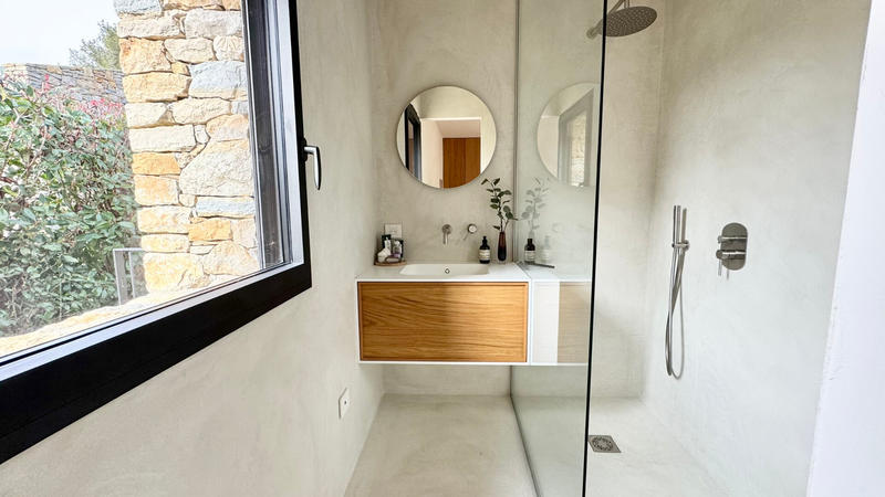 Maison - 228 m² - 5 pièces