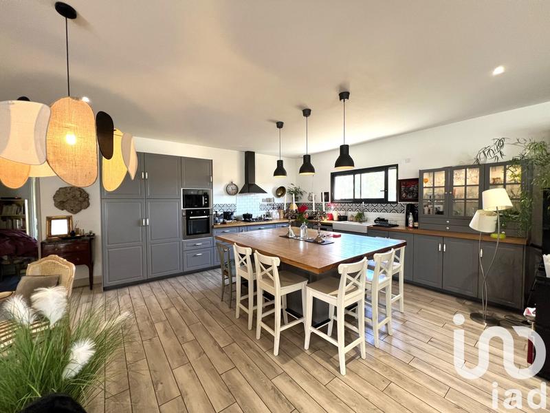 Maison - 198 m² - 5 pièces