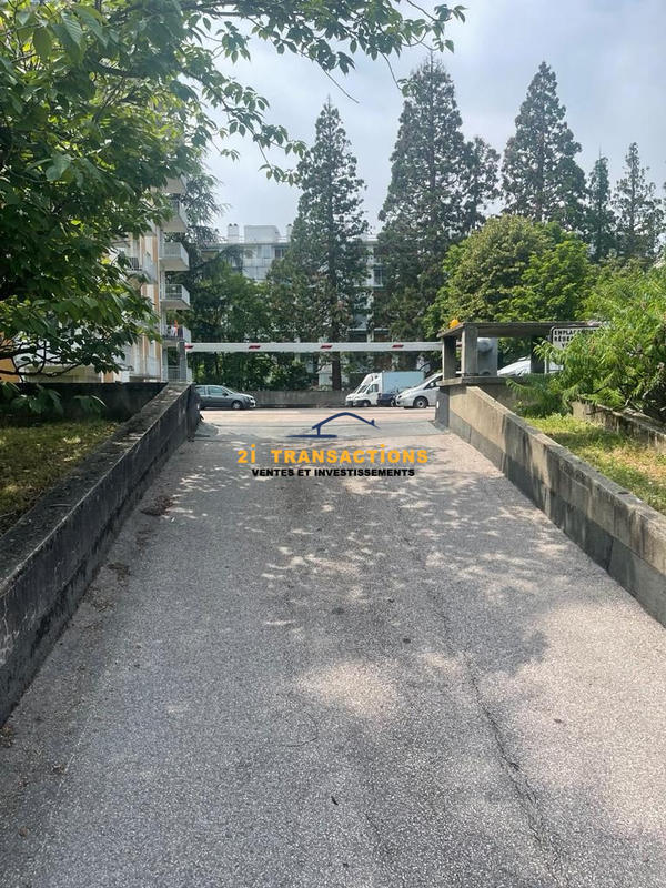 Parking / Garage - 14 m²