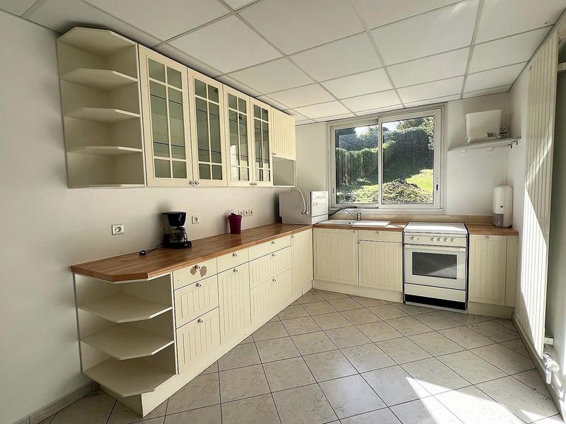 Bureau - 198 m² - 8 pièces