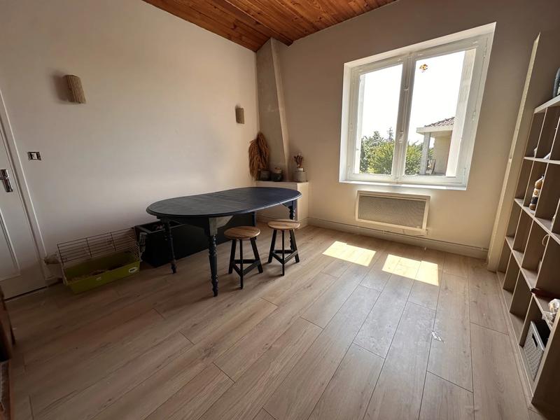 Maison - 204 m² - 7 pièces