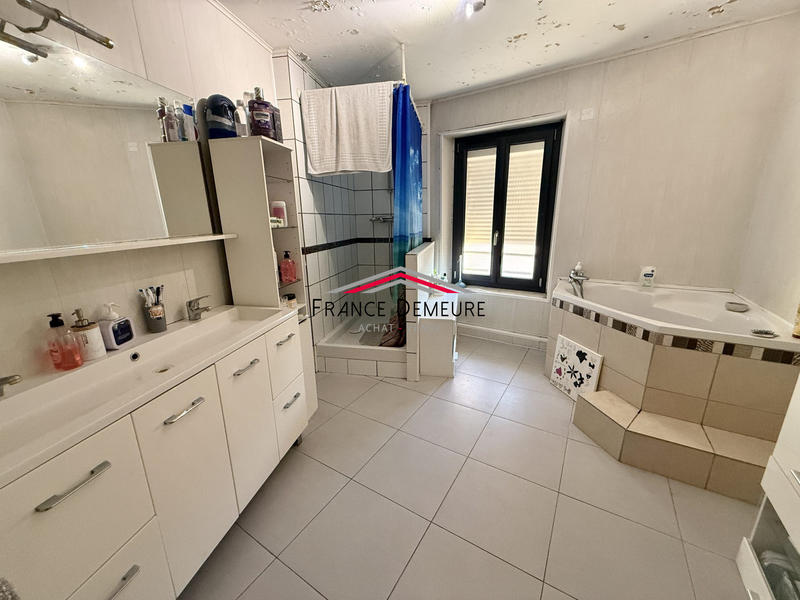 Maison traditionnelle - 108 m² - 5 pièces