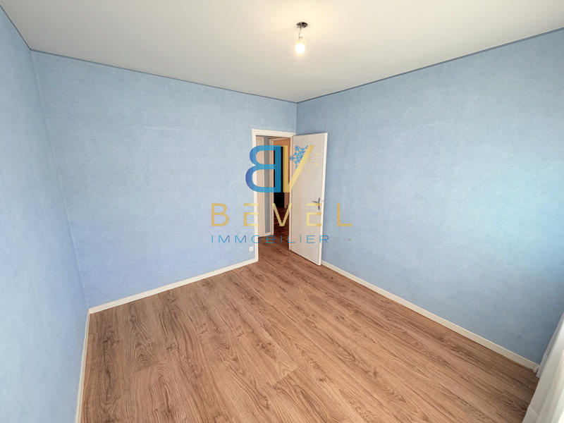 Appartement - 99 m² - 5 pièces