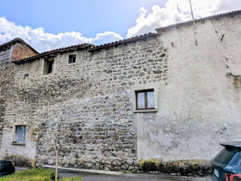 Maison de village - 120 m² - 3 pièces