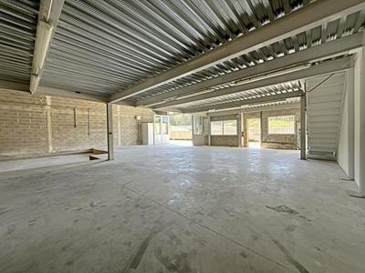 Entrepôt - 321 m² - 1 pièce