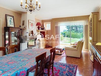 Maison - 196 m² - 7 pièces