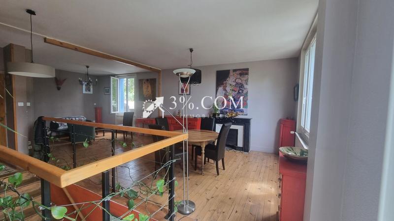 Maison - 240 m² - 8 pièces