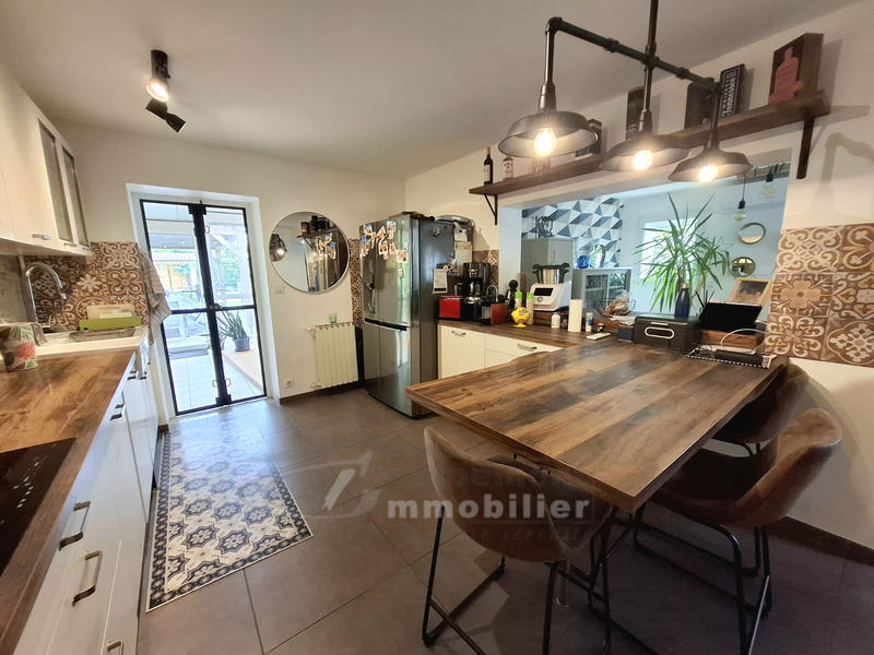 Maison - 174 m² - 8 pièces