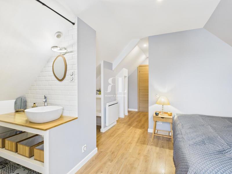 Maison - 203 m² - 6 pièces