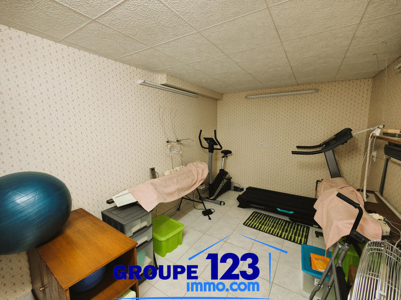 Maison - 182 m² - 9 pièces