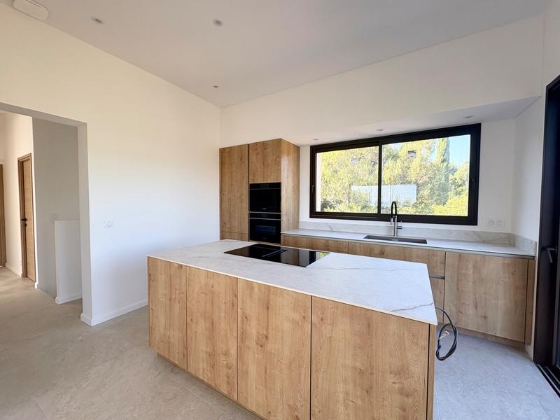 Maison - 185 m² - 5 pièces