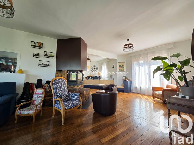 Maison - 204 m² - 7 pièces