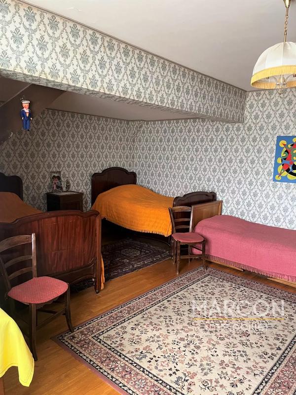 Maison - 186 m² - 10 pièces