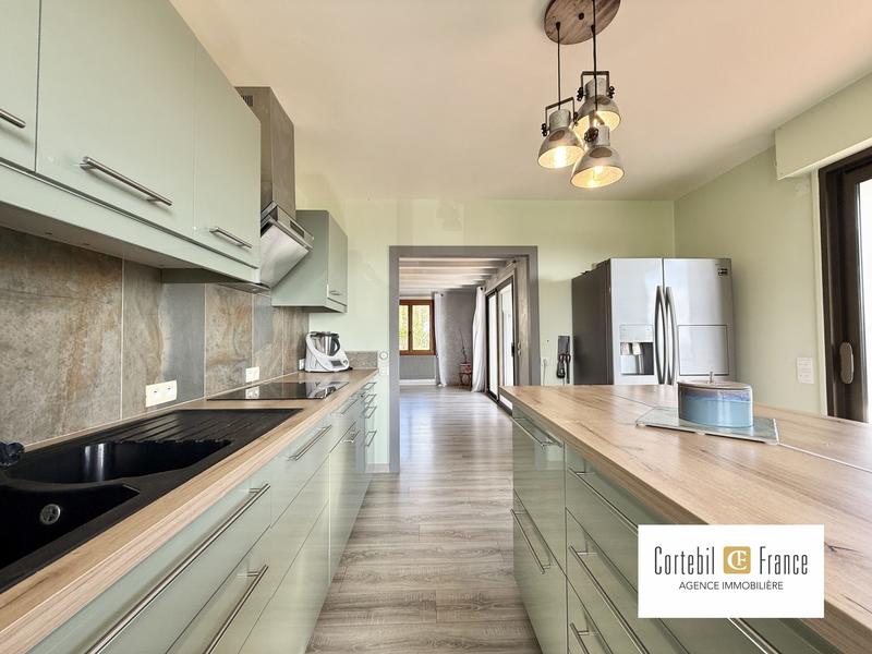 Villa - 213 m² - 5 pièces