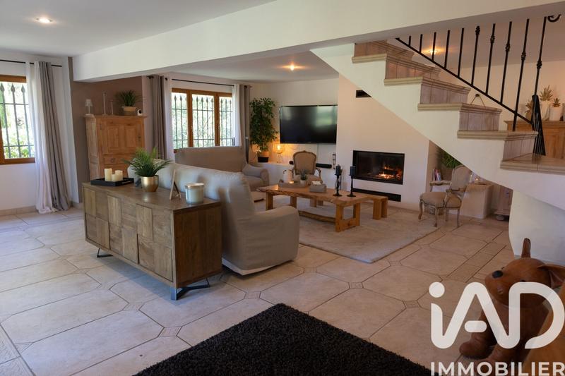 Maison - 423 m² - 13 pièces