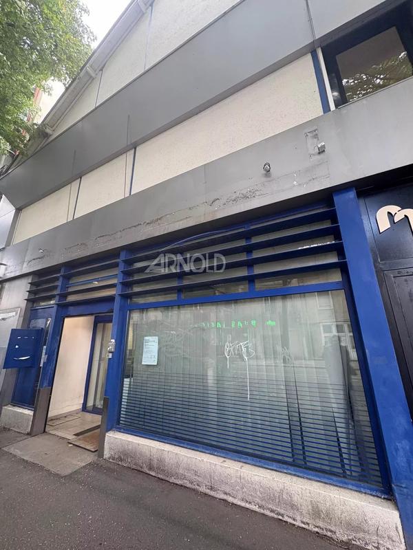 Local commercial - 205 m² - 10 pièces