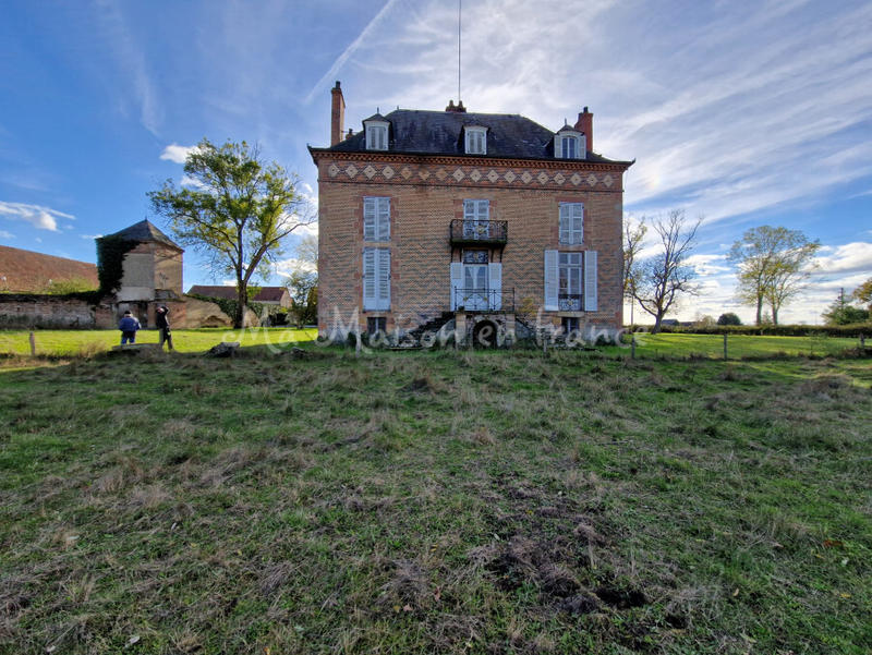 Maison - 280 m² - 13 pièces