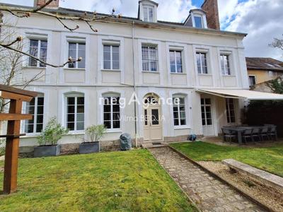Maison - 285 m² - 8 pièces