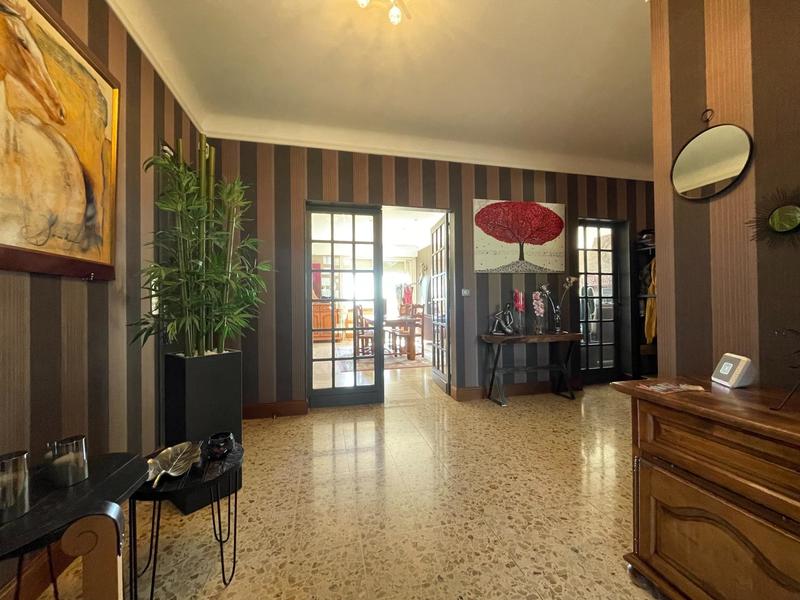 Maison - 160 m² - 11 pièces