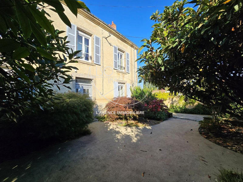 Maison ancienne - 204 m² - 7 pièces
