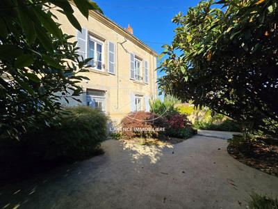 Maison ancienne - 204 m² - 7 pièces