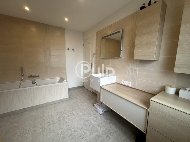 Maison - 158 m² - 6 pièces