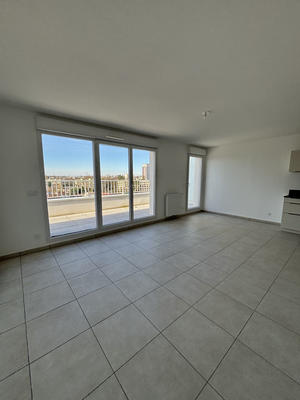 Appartement - 98 m² - 5 pièces