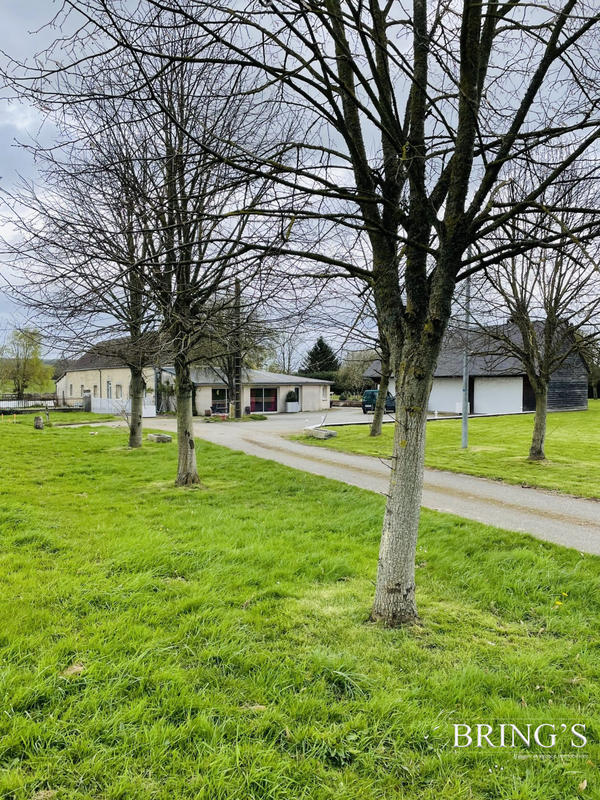 Maison - 340 m² - 6 pièces