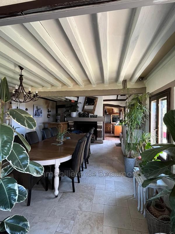 Maison - 218 m² - 8 pièces