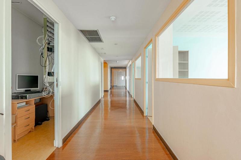 Bureau - 266 m² - 12 pièces