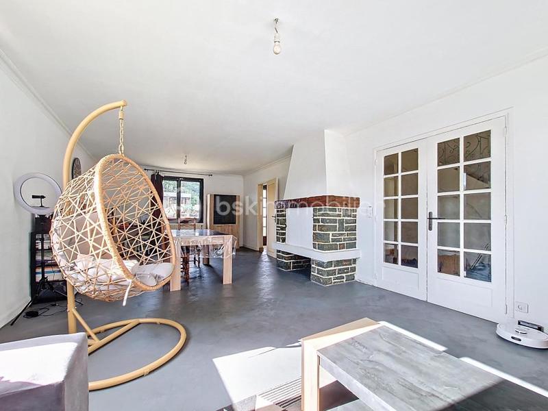 Maison traditionnelle - 158 m² - 6 pièces