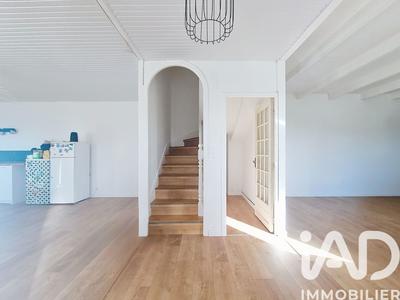 Maison - 182 m² - 9 pièces