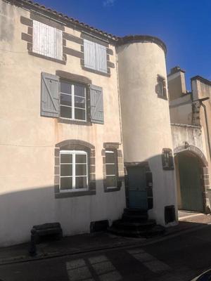 Appartement - 90 m² - 4 pièces