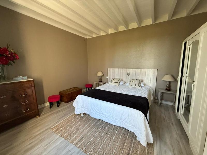 Maison - 211 m² - 8 pièces