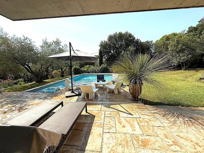 Villa - 200 m² - 5 pièces