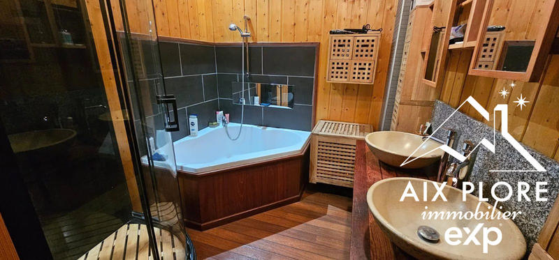 Maison - 282 m² - 10 pièces