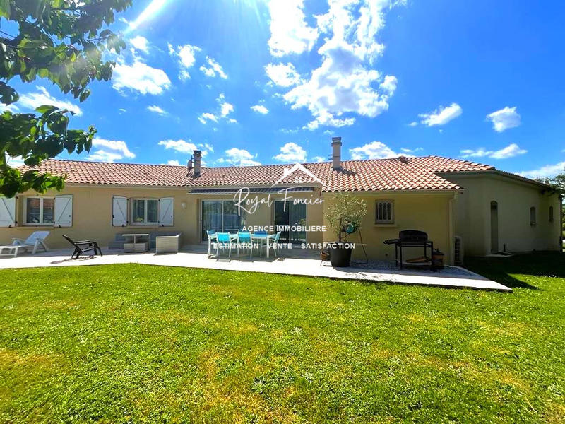 Maison - 151 m² - 8 pièces