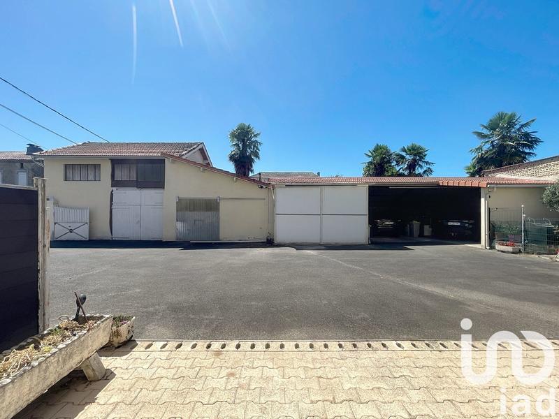 Maison - 230 m² - 10 pièces