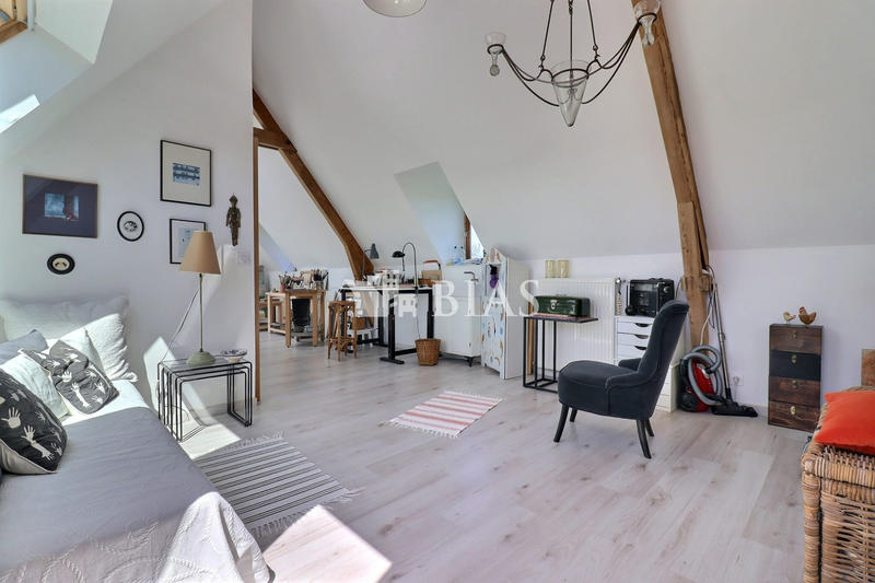 Maison - 210 m² - 7 pièces