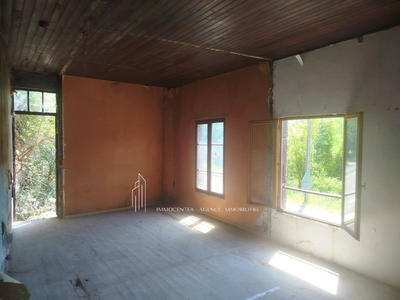 Maison - 210 m² - 4 pièces